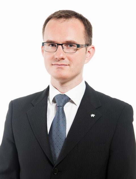 male-lawyer-headshot